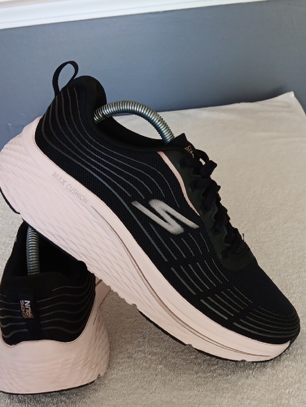 Shechers Max Cushion Go Run Athletic Shoes